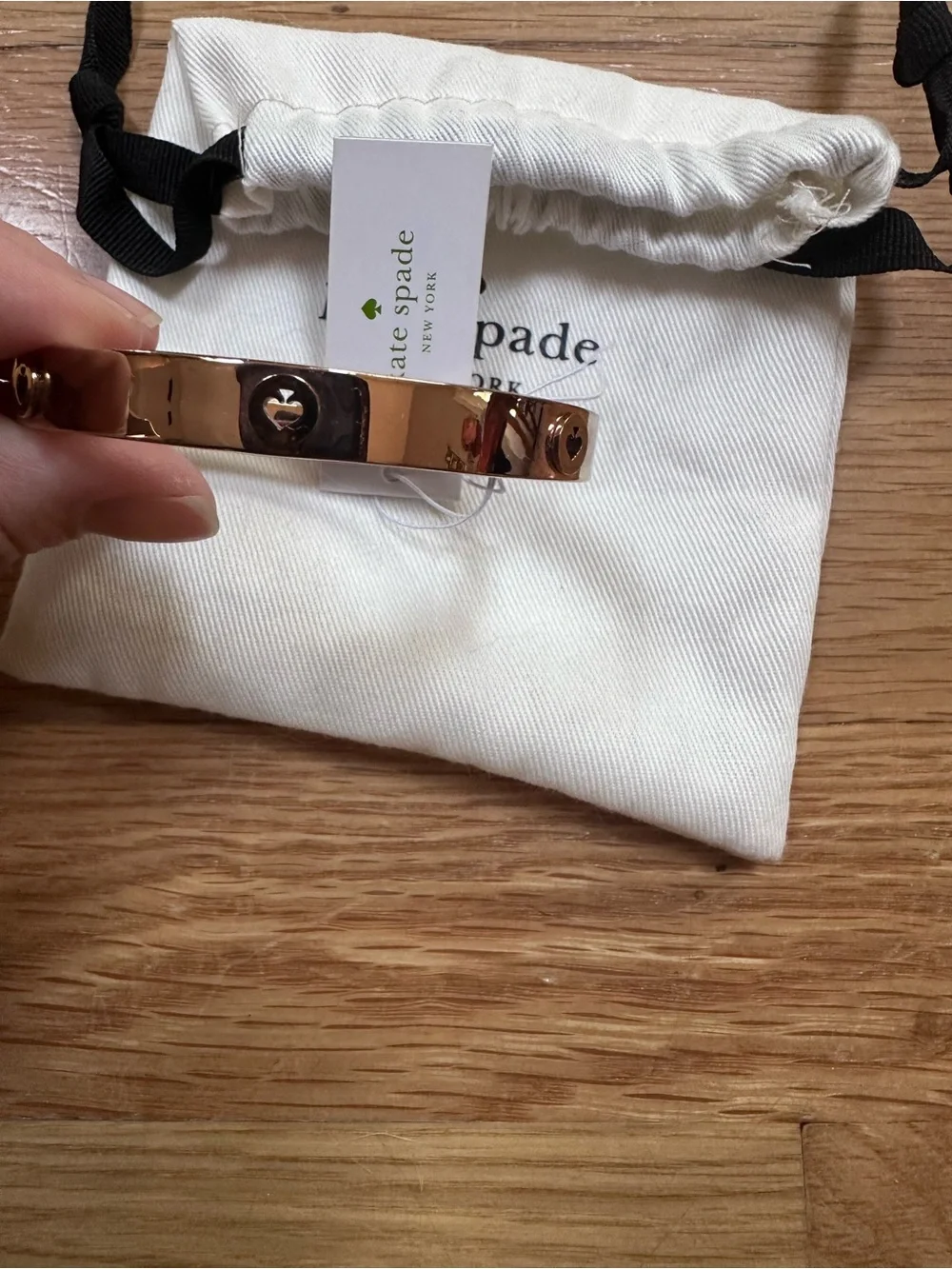 NWT Kate Spade New York Rose Gold Heart Hinged Bangle Bracelet - Picture 4 of 4